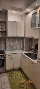 Odmah useljiv dvosoban stan u Janka Veselinovića